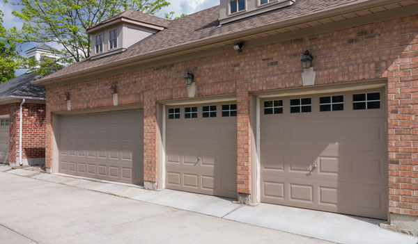 Garage door repairer Phoenix